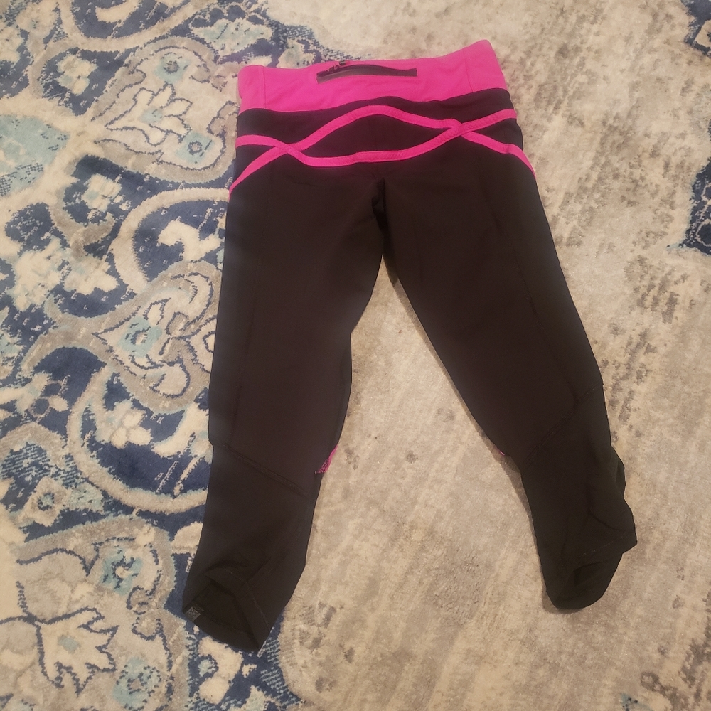 Lululemon workout capris